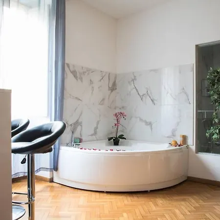 Apartament Gold Fabulous Jacuzzi Trastevere *